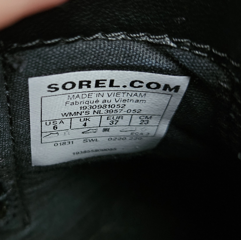 Sorel Chelsea Waterproof Boot - Picture 11 of 12